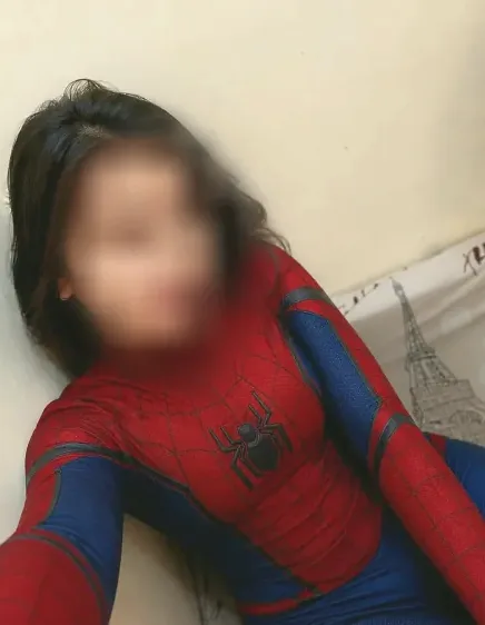 Xheni, 25 anni